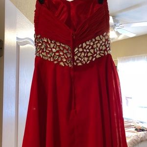 Stunning short red homecoming/prom dress